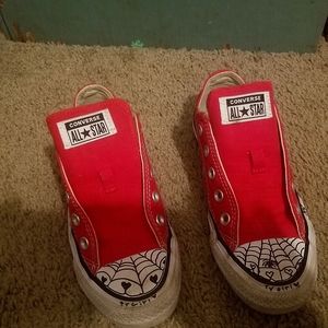 Red converse size 5